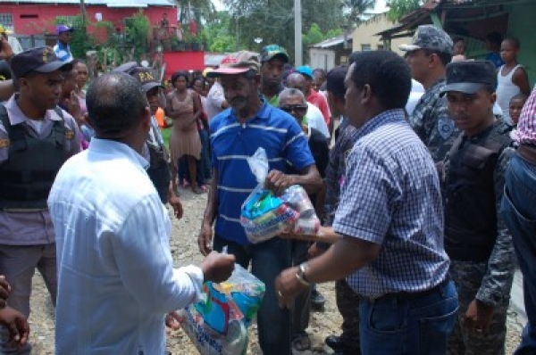Gobierno ha distribuido más de 27 mil raciones crudas y cocidas en San Cristóbal