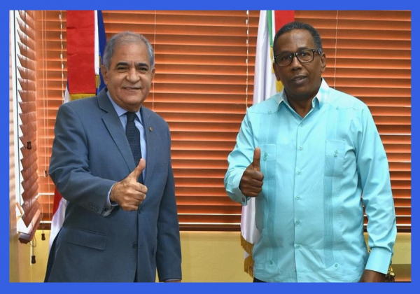 Director de Comedores Económicos recibe visita de embajador dominicano en Chile