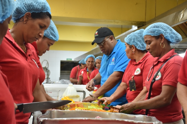 Con undécimo curso taller sobre “Cocina Saludable” concluye jornada de capacitación personal de Comedor